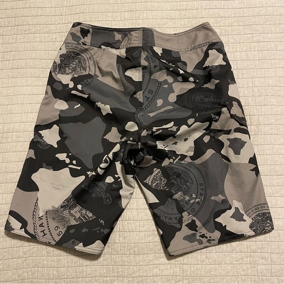 QUIKSILVER rare hawaii state seal premium surf camo emblem BOARD SHORTS 29 - Picture 5 of 7